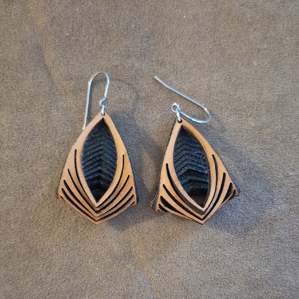 Oropopo "Eyedazzler" Earrings - Brown / Tan